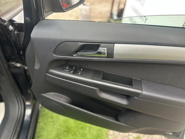 Used Vauxhall Zafira 2013 for sale - 76238736: Photo 35
