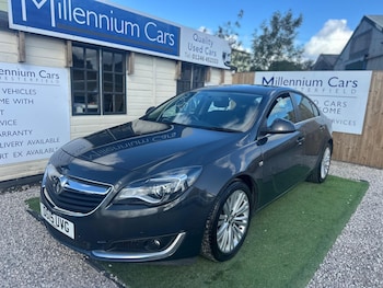 Vauxhall - Insignia