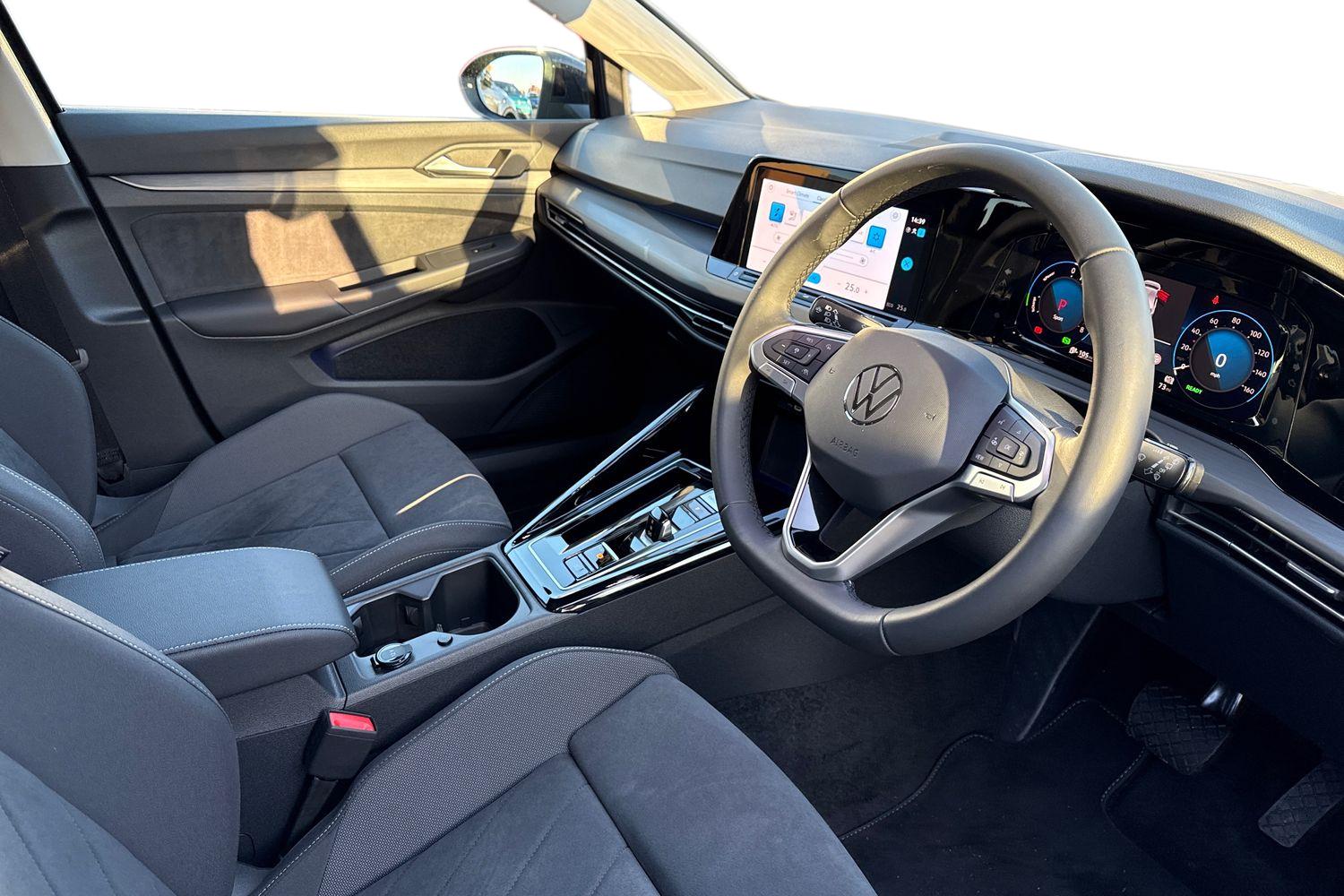 Used Volkswagen Golf 2025 for sale - 78107528: Photo 8