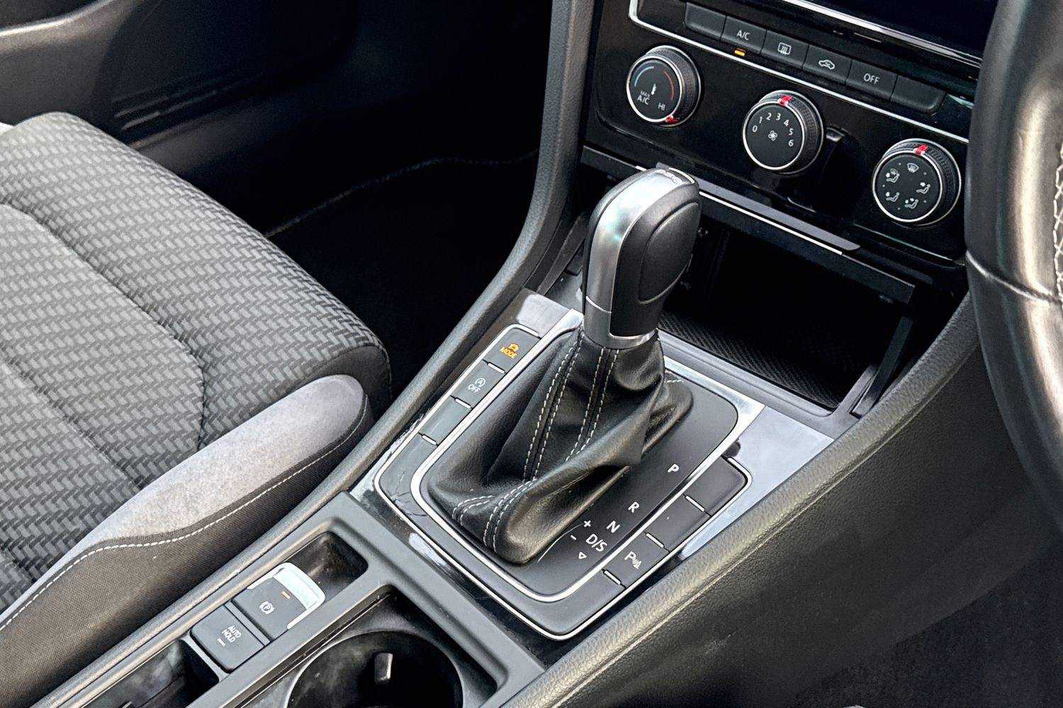 Used Volkswagen Golf 2018 for sale - 76909414: Photo 23