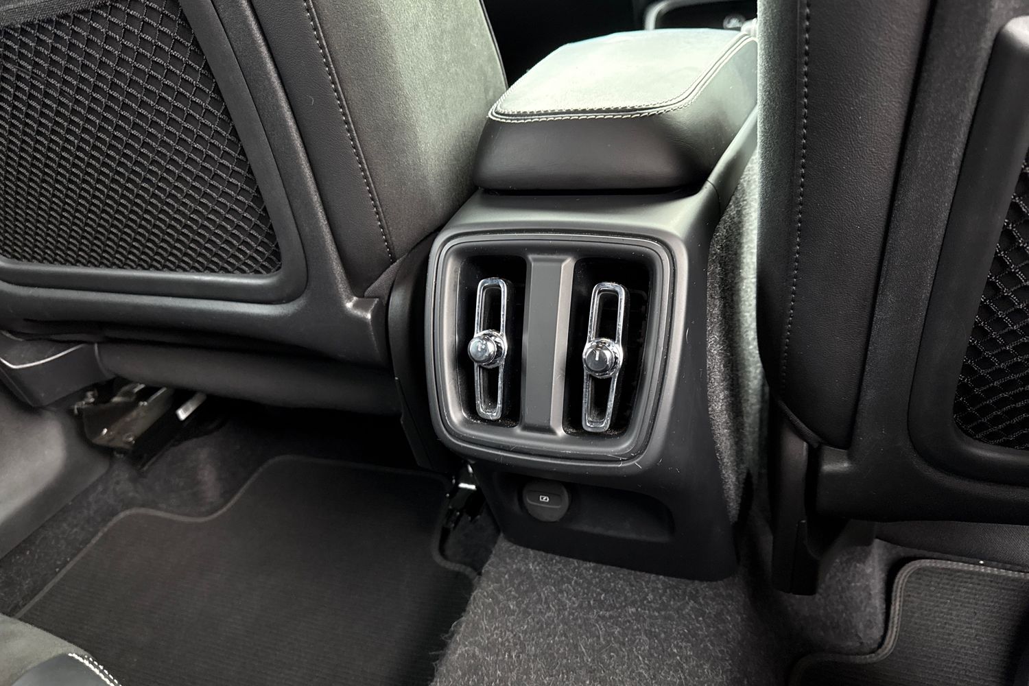 Used Volvo XC40 2019 for sale - 77340872: Photo 35