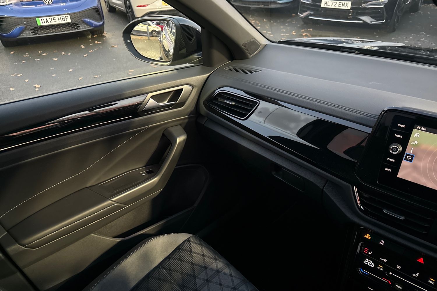 Used Volkswagen T-Roc 2025 for sale - 76890136: Photo 20