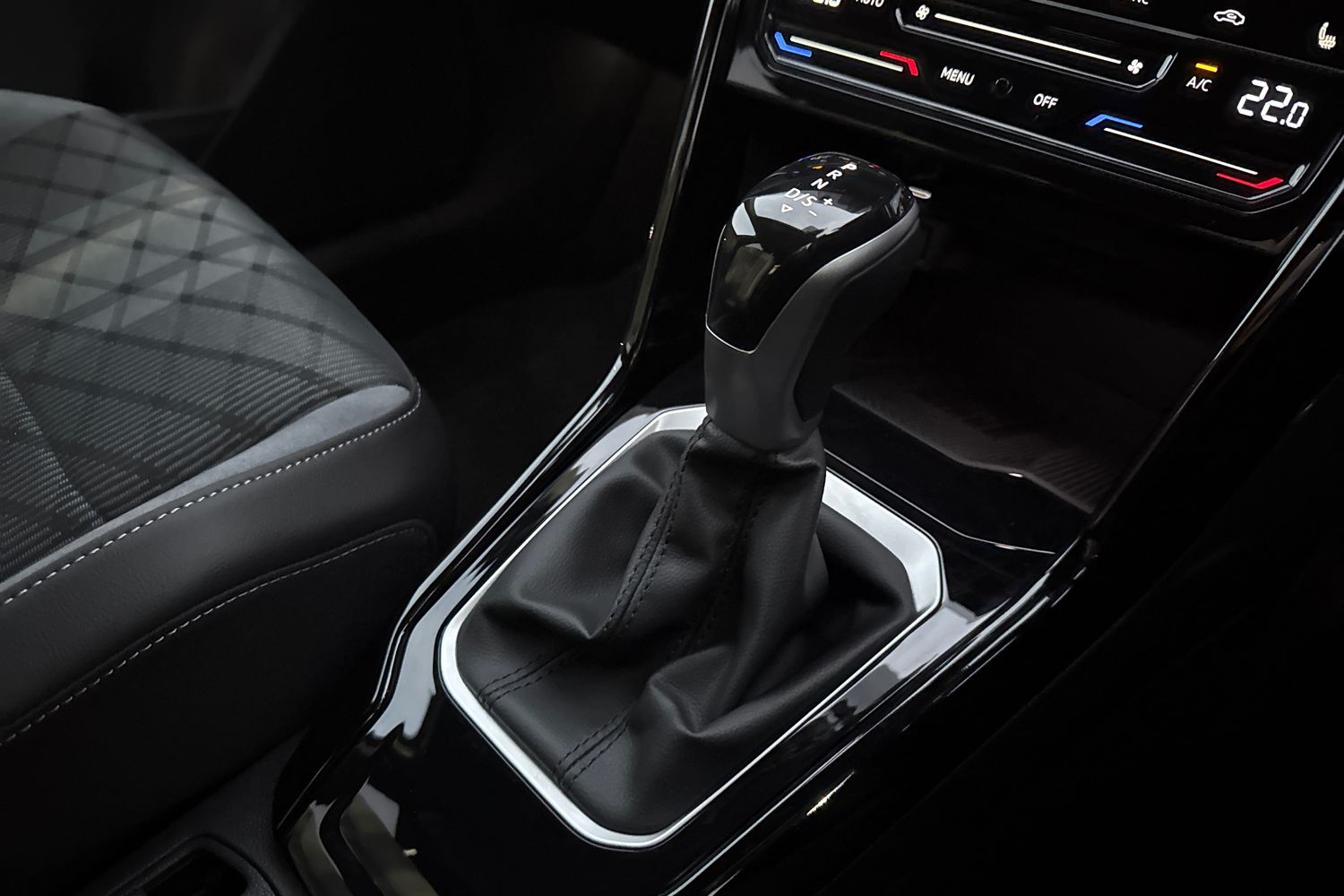 Used Volkswagen T-Roc 2025 for sale - 76890136: Photo 23