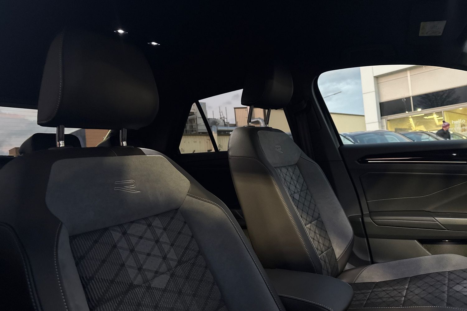 Used Volkswagen T-Roc 2025 for sale - 76890136: Photo 24