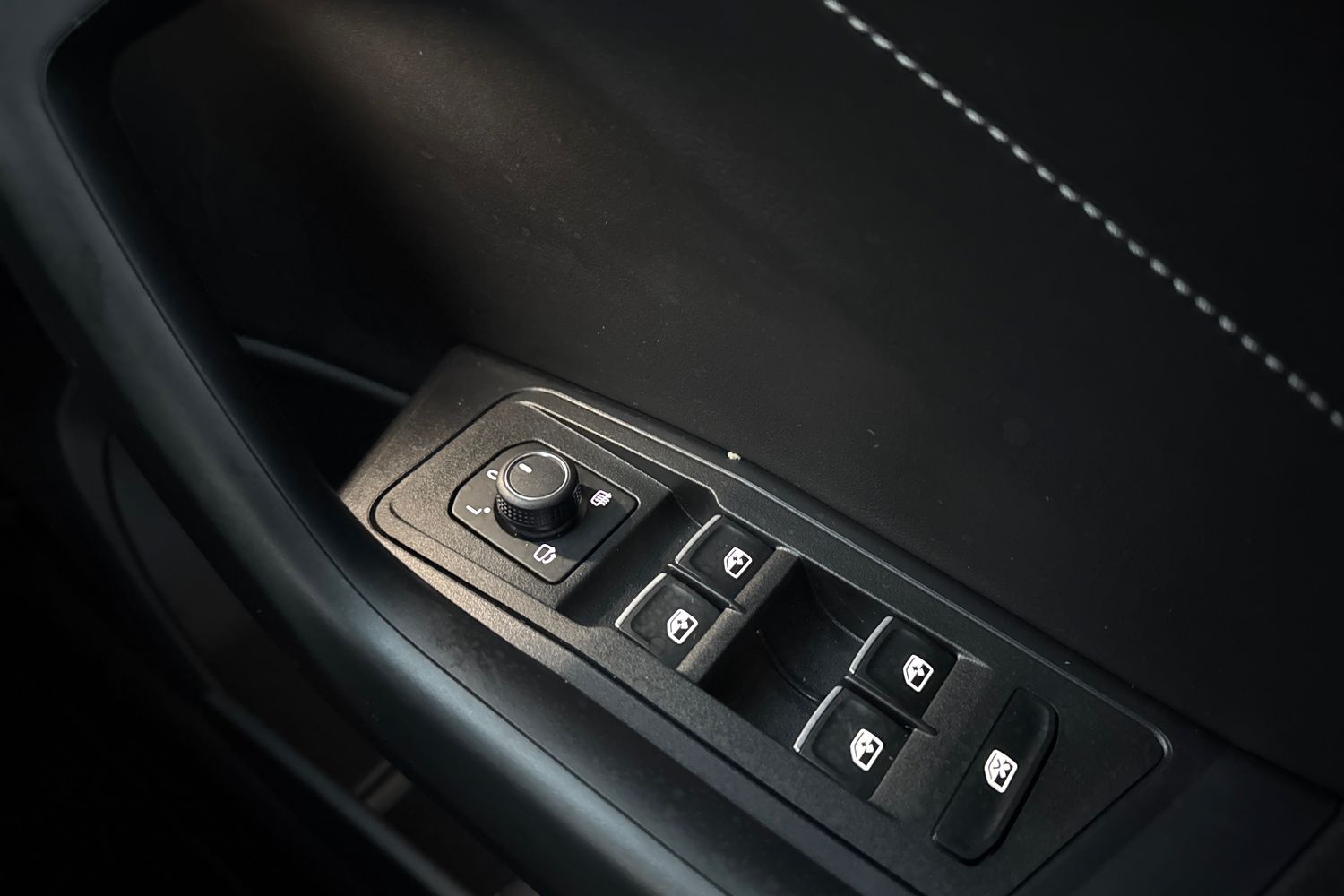 Used Volkswagen T-Roc 2025 for sale - 76890136: Photo 25