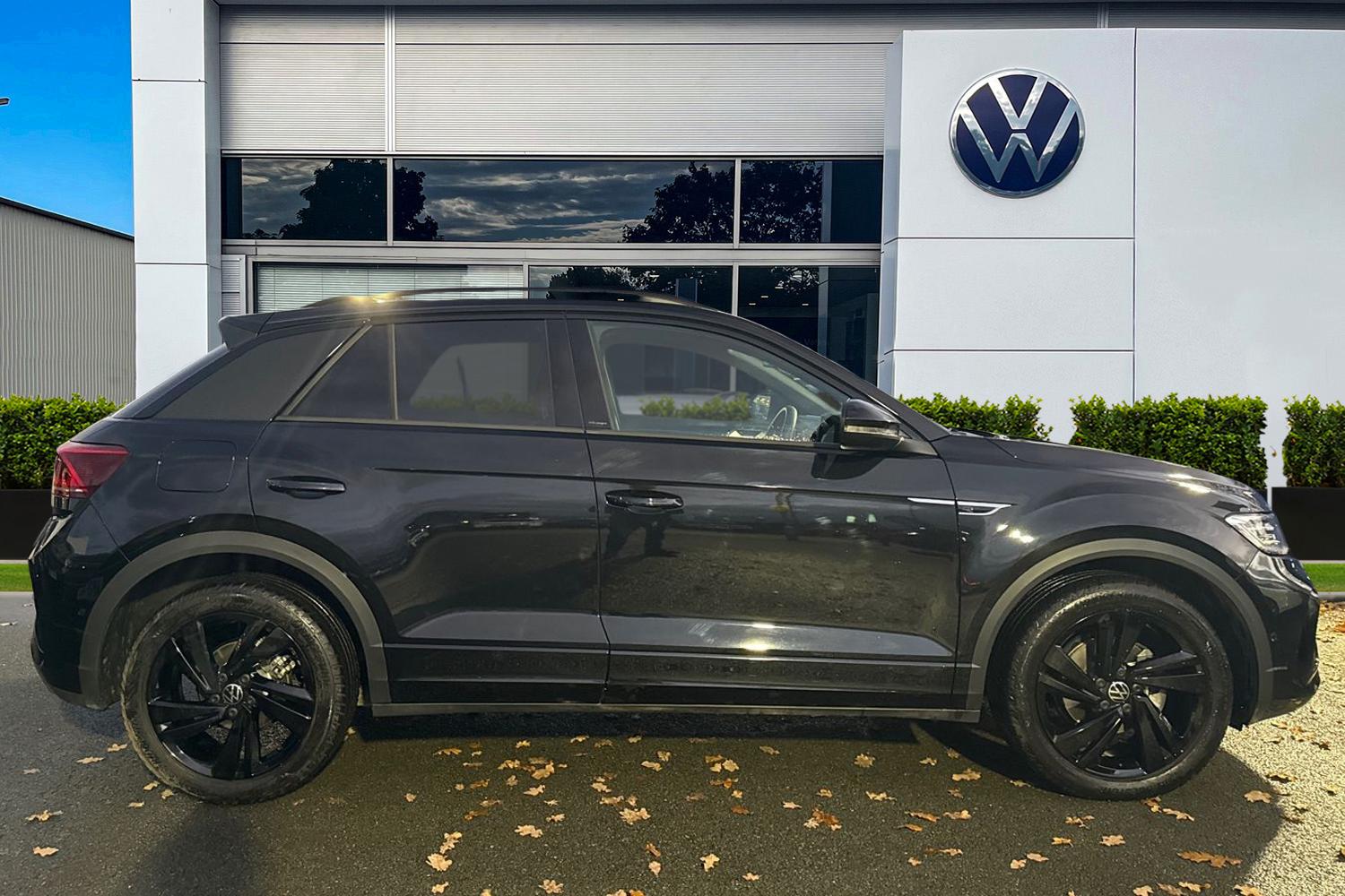 Used Volkswagen T-Roc 2025 for sale - 76890136: Photo 3