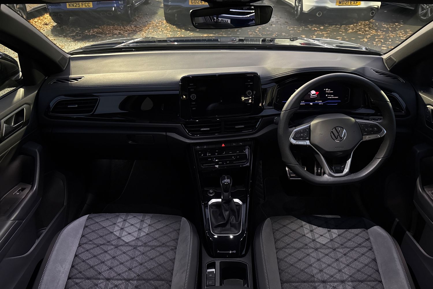 Used Volkswagen T-Roc 2025 for sale - 76890136: Photo 36