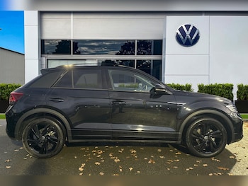 Used Volkswagen T-Roc 2025 for sale - 76890136: Photo