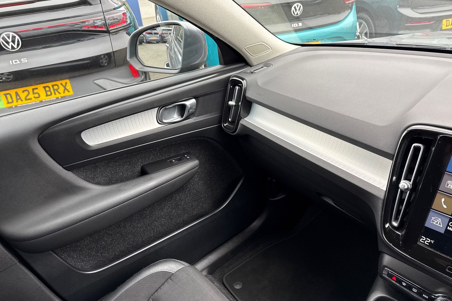 Used Volvo XC40 2018 for sale - 77812656: Photo 15