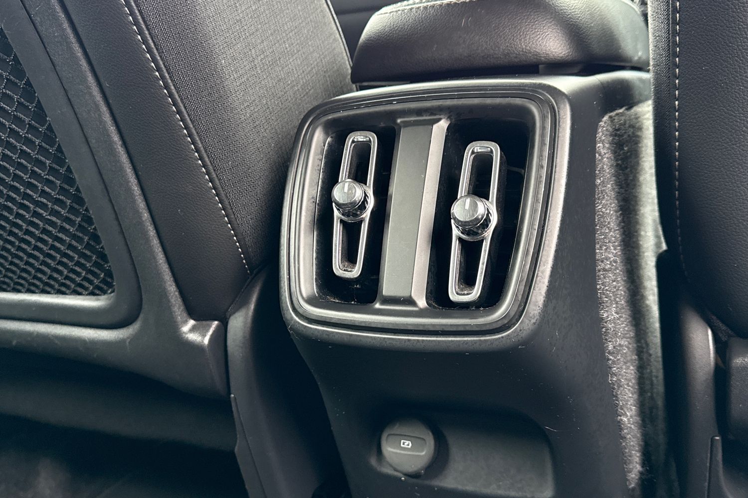 Used Volvo XC40 2018 for sale - 77812656: Photo 35