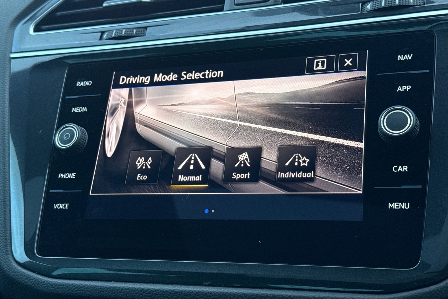 Used Volkswagen Tiguan 2018 for sale - 76902532: Photo 31