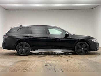 Used Volkswagen Passat 2025 for sale - 79651534: Photo