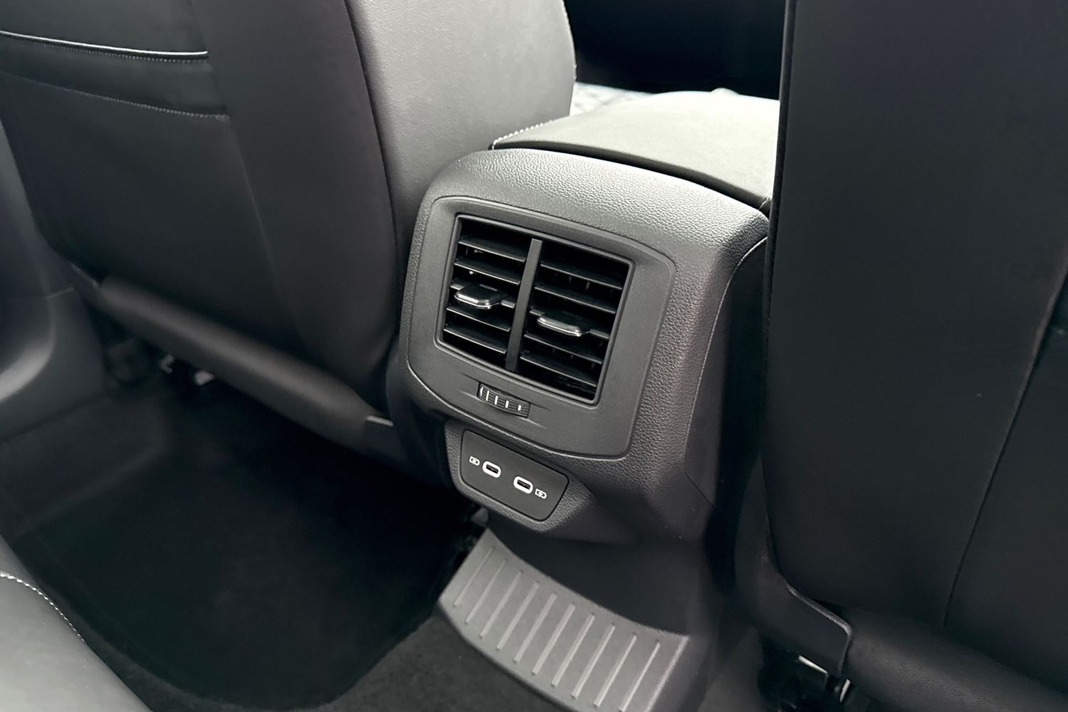 Used Volkswagen T-Roc 2026 for sale - 78043459: Photo 30