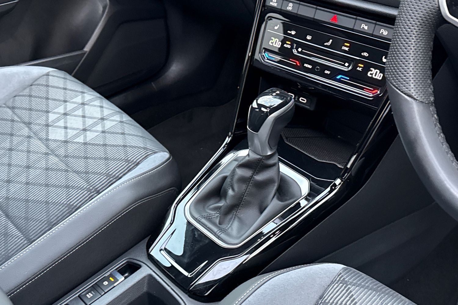 Used Volkswagen T-Roc 2023 for sale - 76469264: Photo 23