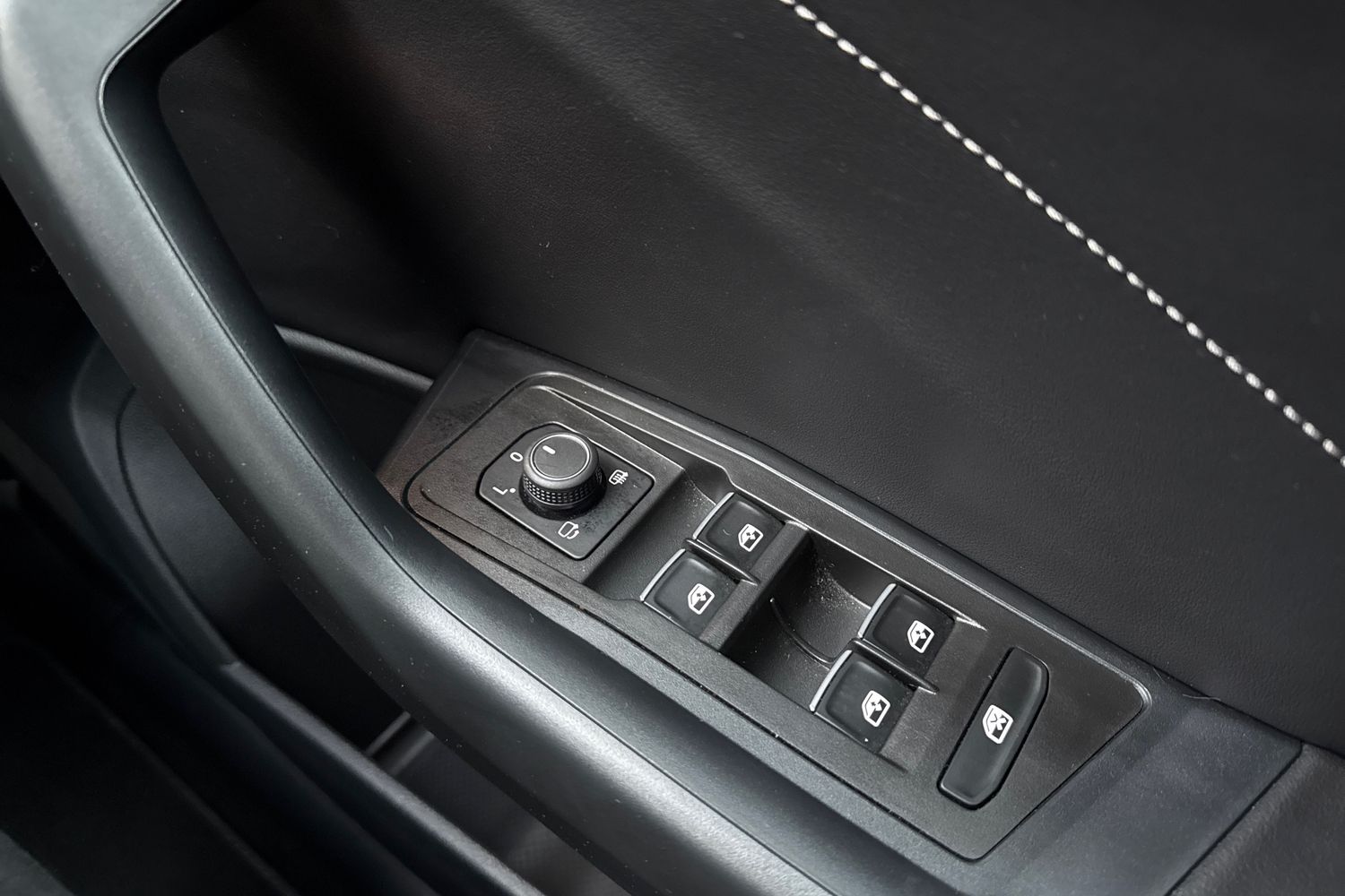 Used Volkswagen T-Roc 2023 for sale - 76469264: Photo 25