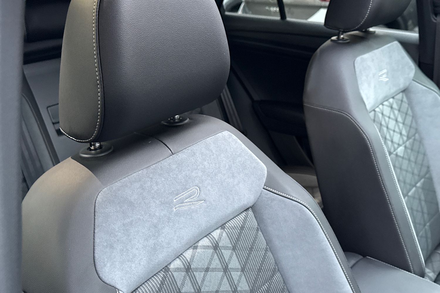 Used Volkswagen T-Roc 2023 for sale - 76469264: Photo 36