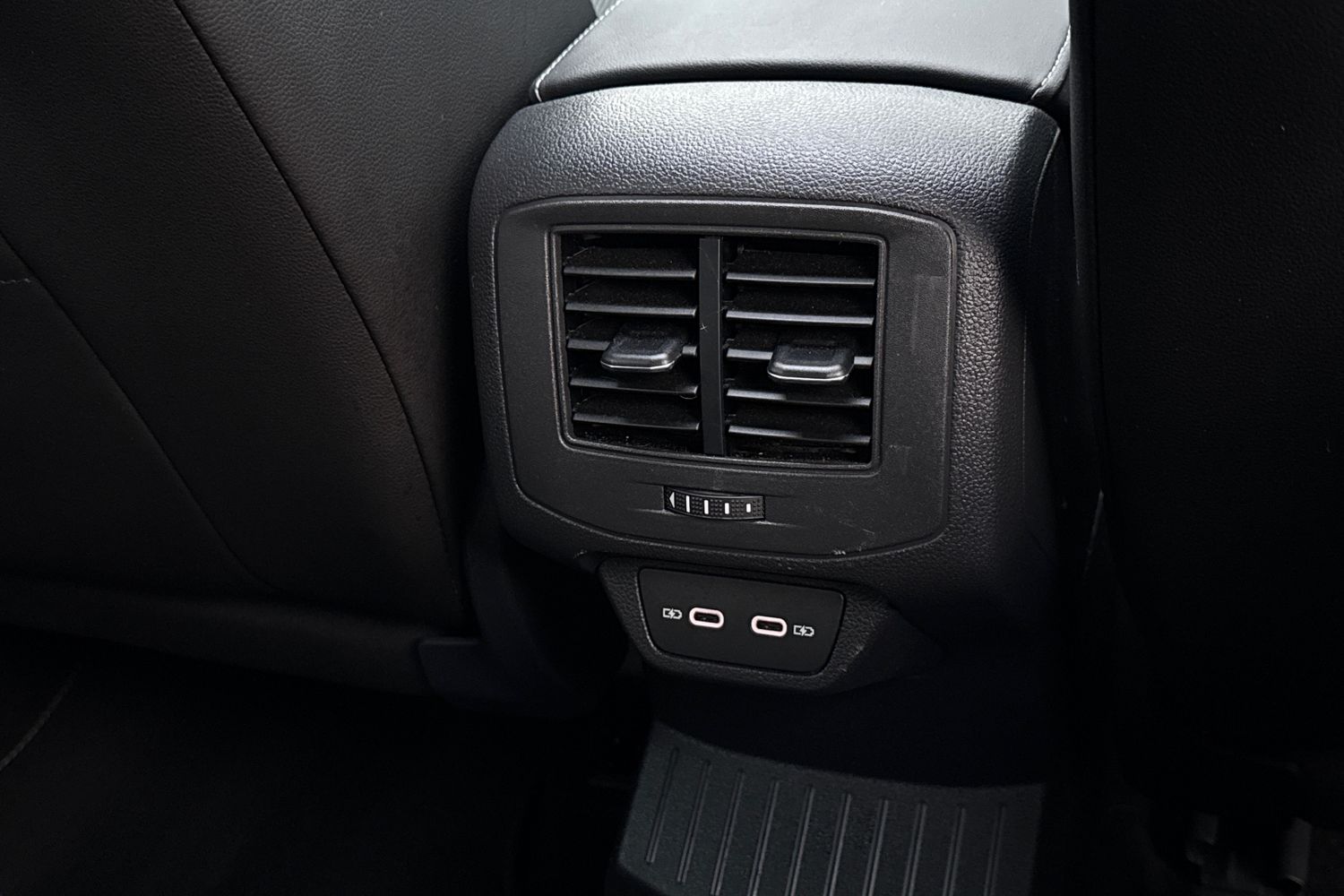 Used Volkswagen T-Roc 2023 for sale - 76469264: Photo 38