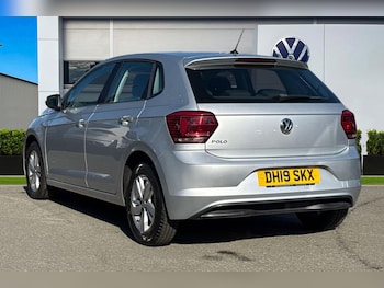 Used Volkswagen Polo 2019 for sale - 76185979: Photo 2