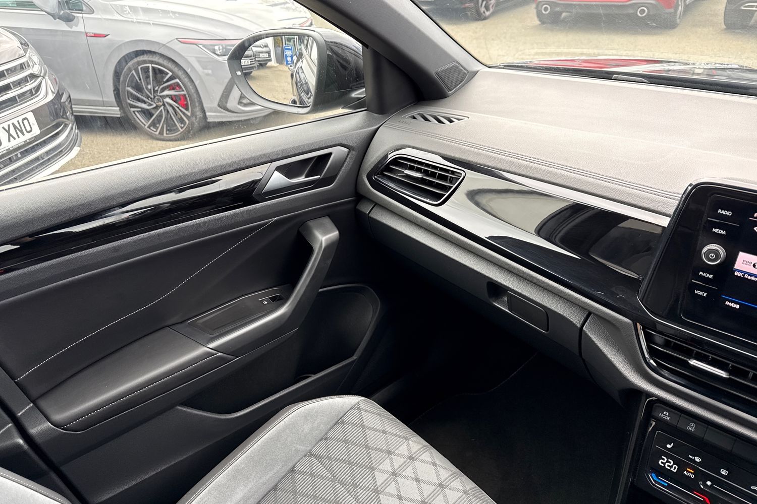 Used Volkswagen T-Roc 2025 for sale - 77728795: Photo 15