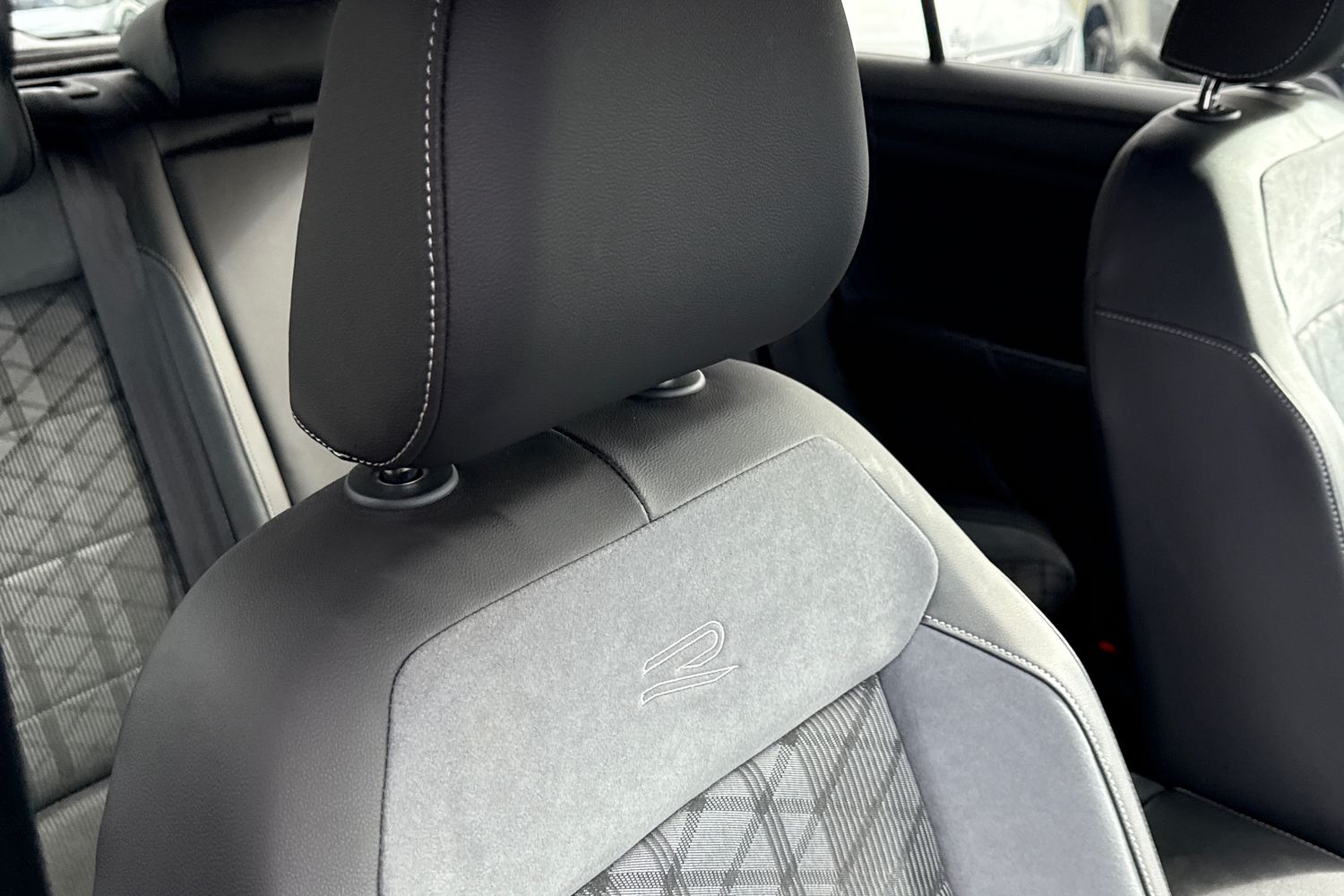 Used Volkswagen T-Roc 2025 for sale - 77728795: Photo 36