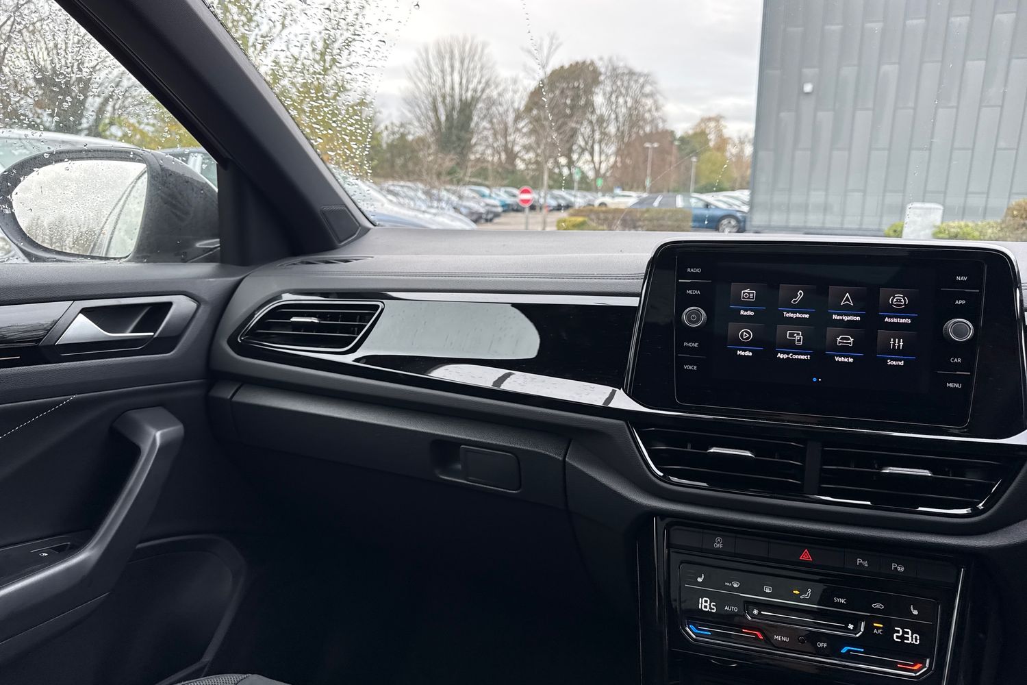 Used Volkswagen T-Roc 2025 for sale - 76805274: Photo 19