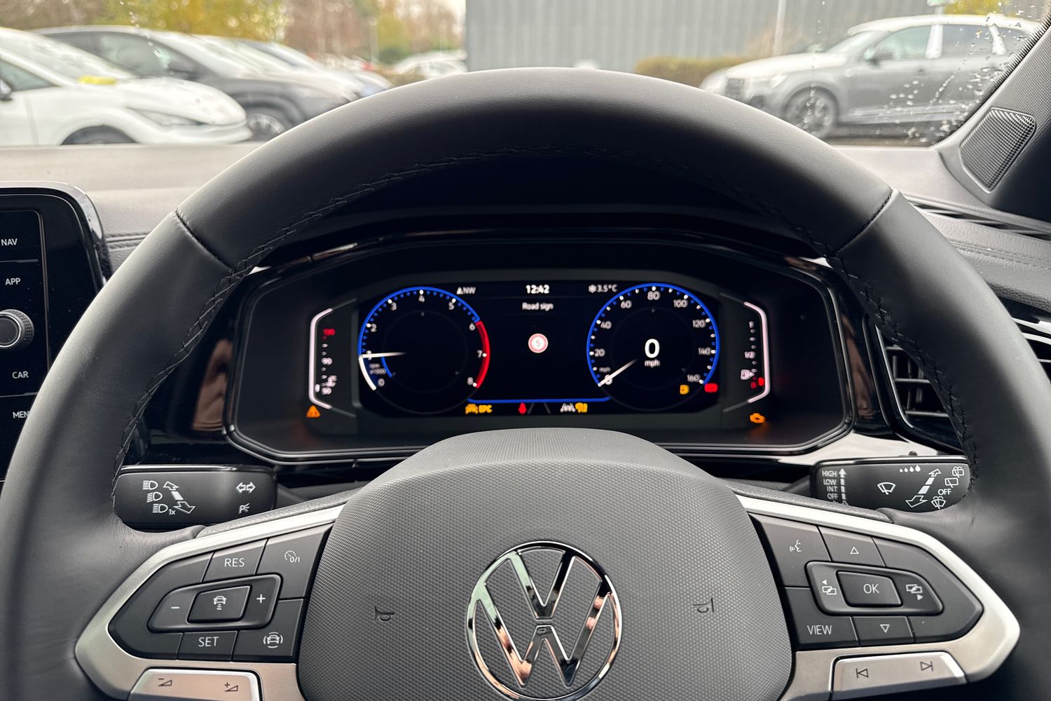 Used Volkswagen T-Roc 2025 for sale - 76805274: Photo 32