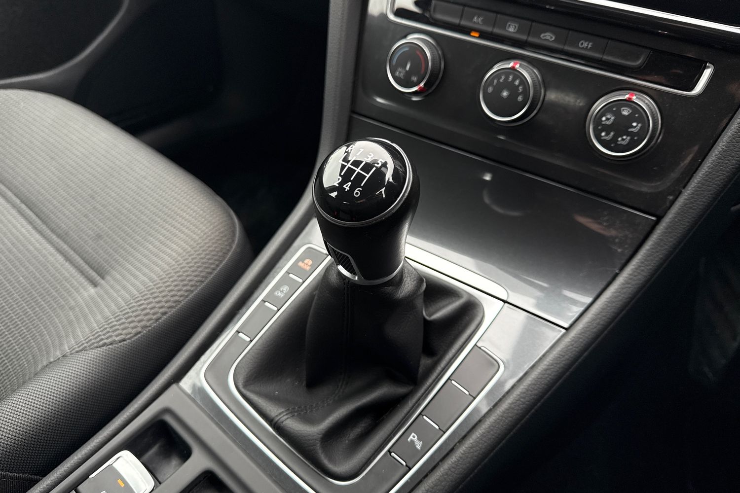 Used Volkswagen Golf 2018 for sale - 76827893: Photo 23