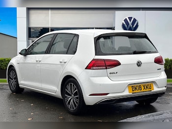 Used Volkswagen Golf 2018 for sale - 76827893: Photo