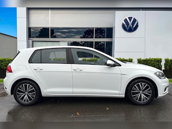 Used Volkswagen Golf 2018 for sale - 76827893: Photo