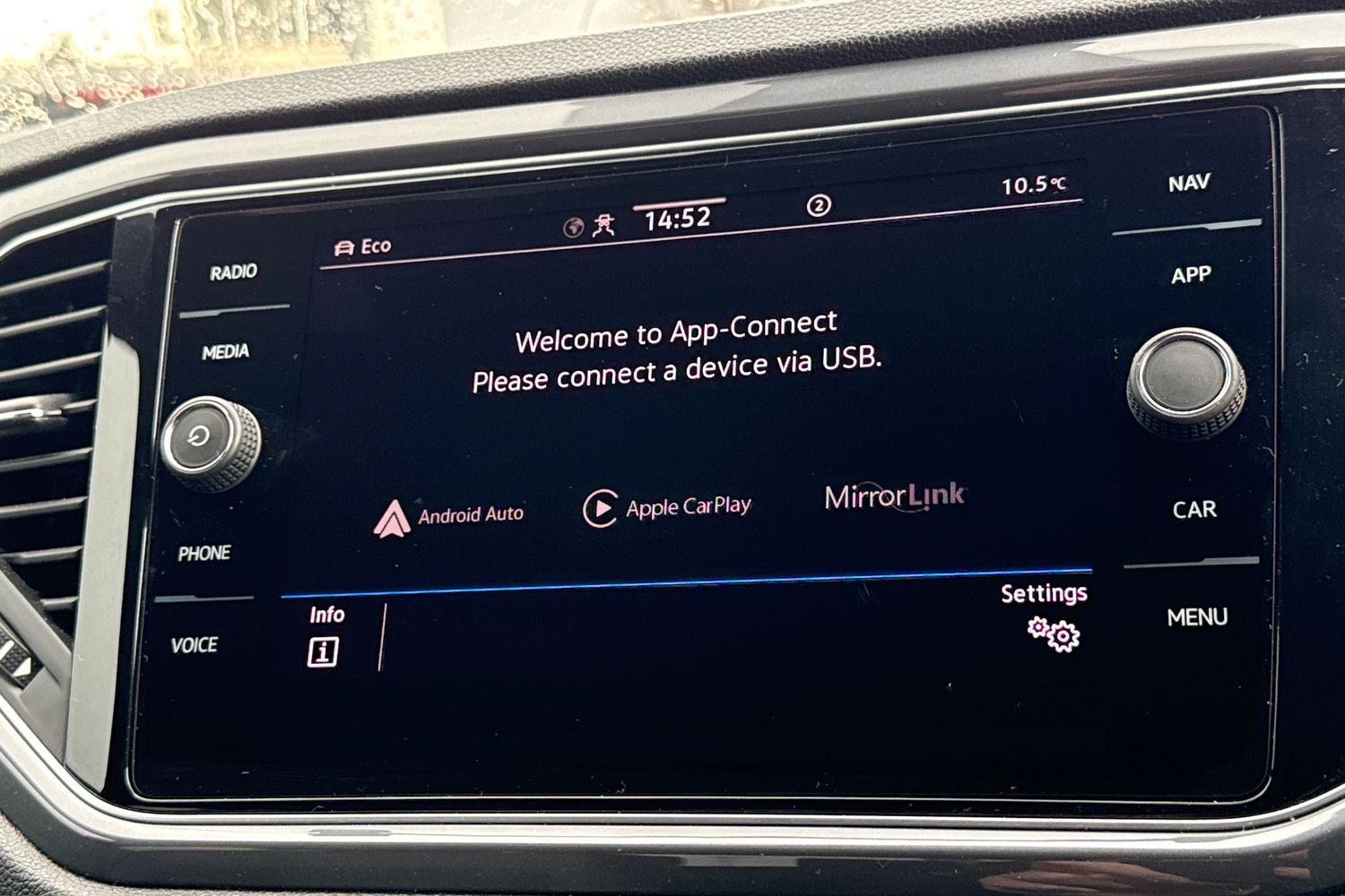 Used Volkswagen T-Roc 2021 for sale - 77527275: Photo 29