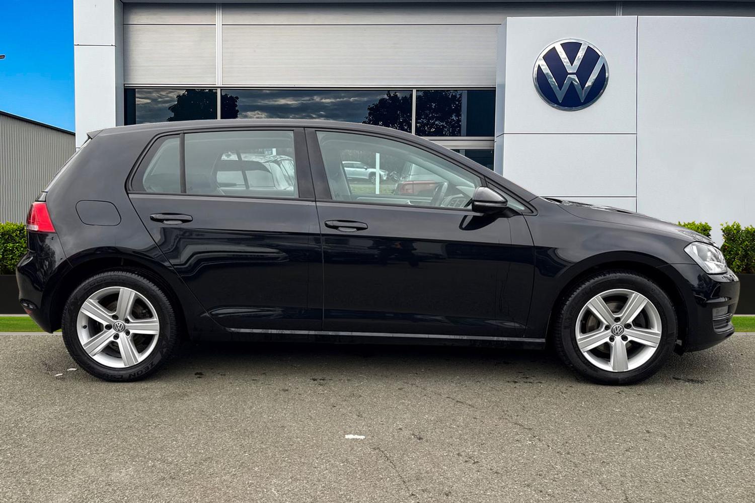 Used Volkswagen Golf 2016 for sale - 77071949: Photo 3