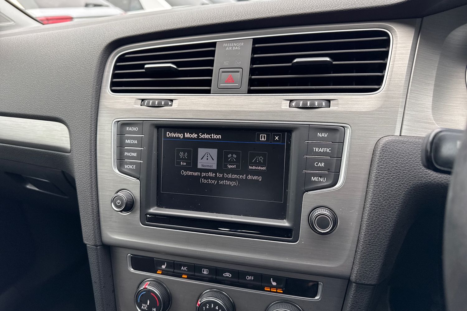 Used Volkswagen Golf 2016 for sale - 77071949: Photo 42