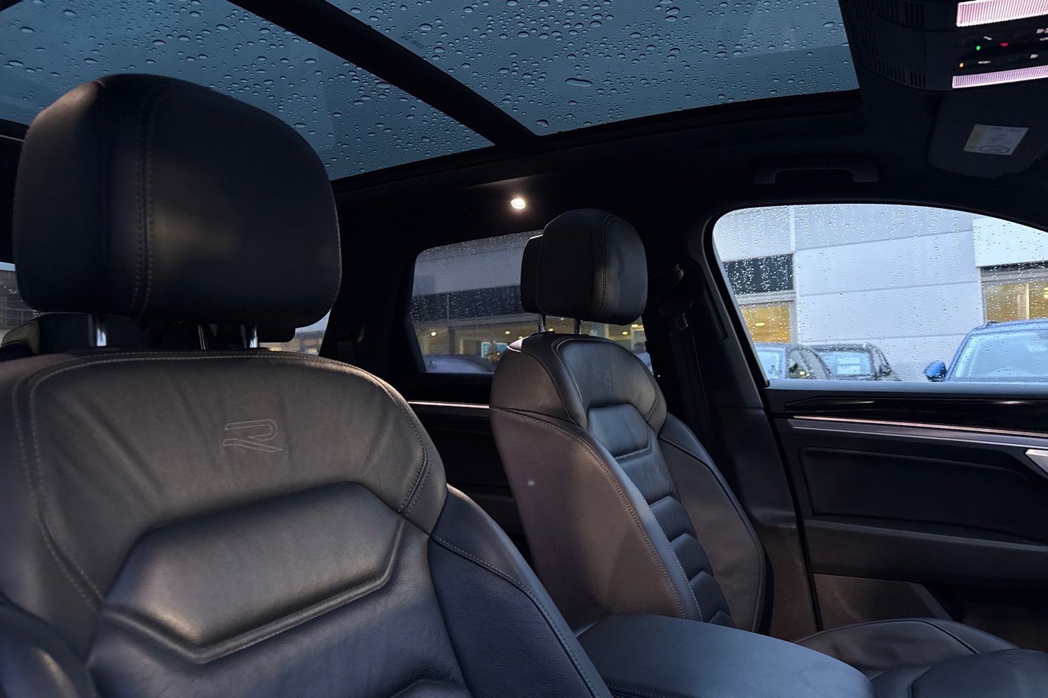 Used Volkswagen Touareg 2023 for sale - 76884242: Photo 24