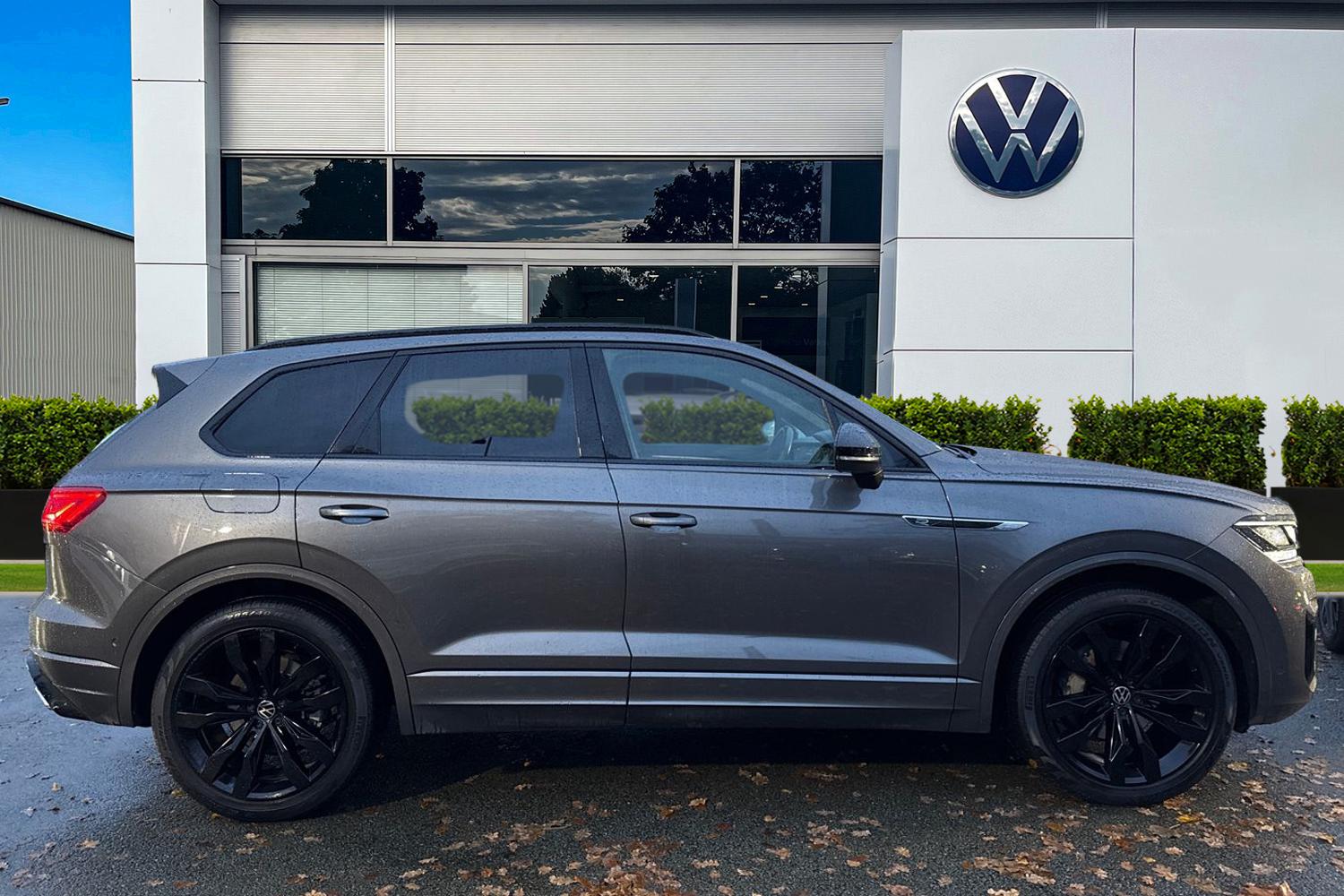 Used Volkswagen Touareg 2023 for sale - 76884242: Photo 3