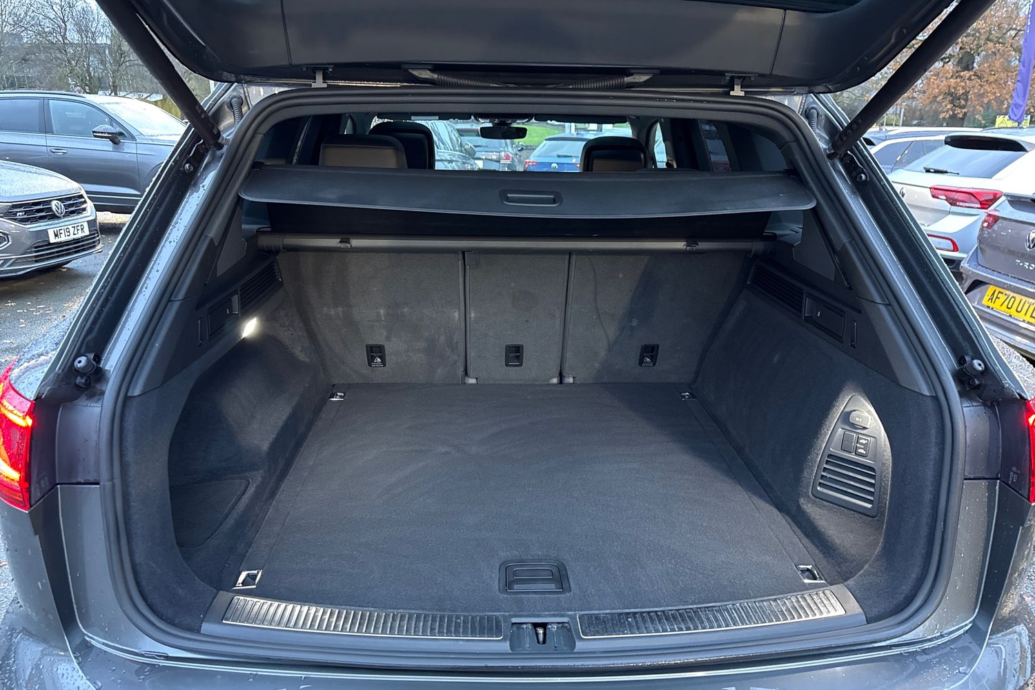 Used Volkswagen Touareg 2023 for sale - 76884242: Photo 7