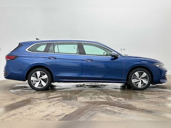 Used Volkswagen Passat 2025 for sale - 78981111: Photo