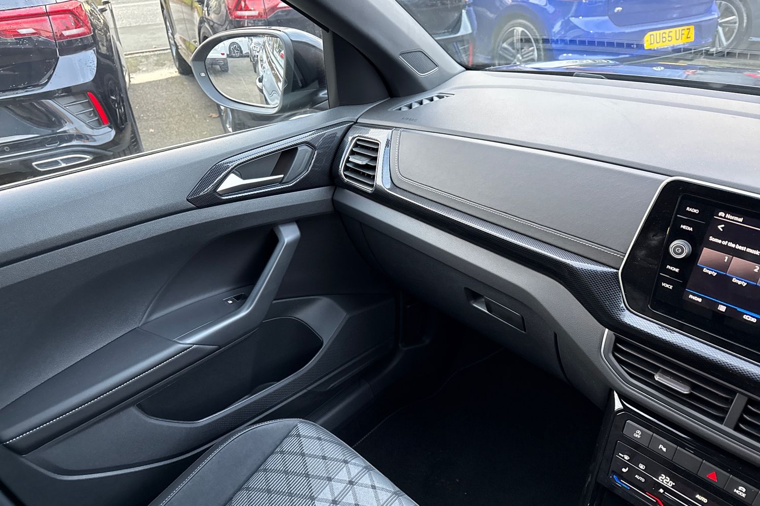 Used Volkswagen T-Cross 2024 for sale - 76662264: Photo 15