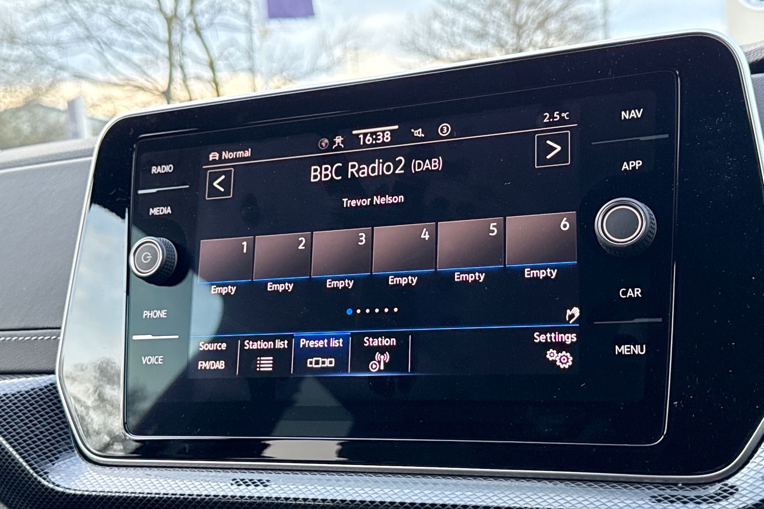 Used Volkswagen T-Cross 2024 for sale - 76662264: Photo 28