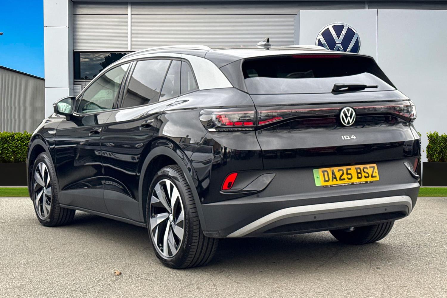 Used Volkswagen ID.4 2025 for sale - 77675038: Photo 2