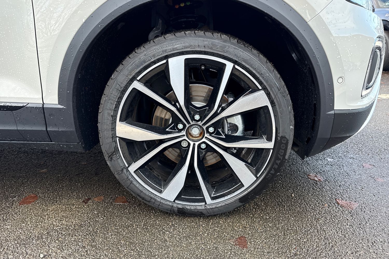 Used Volkswagen T-Roc 2025 for sale - 76985353: Photo 12