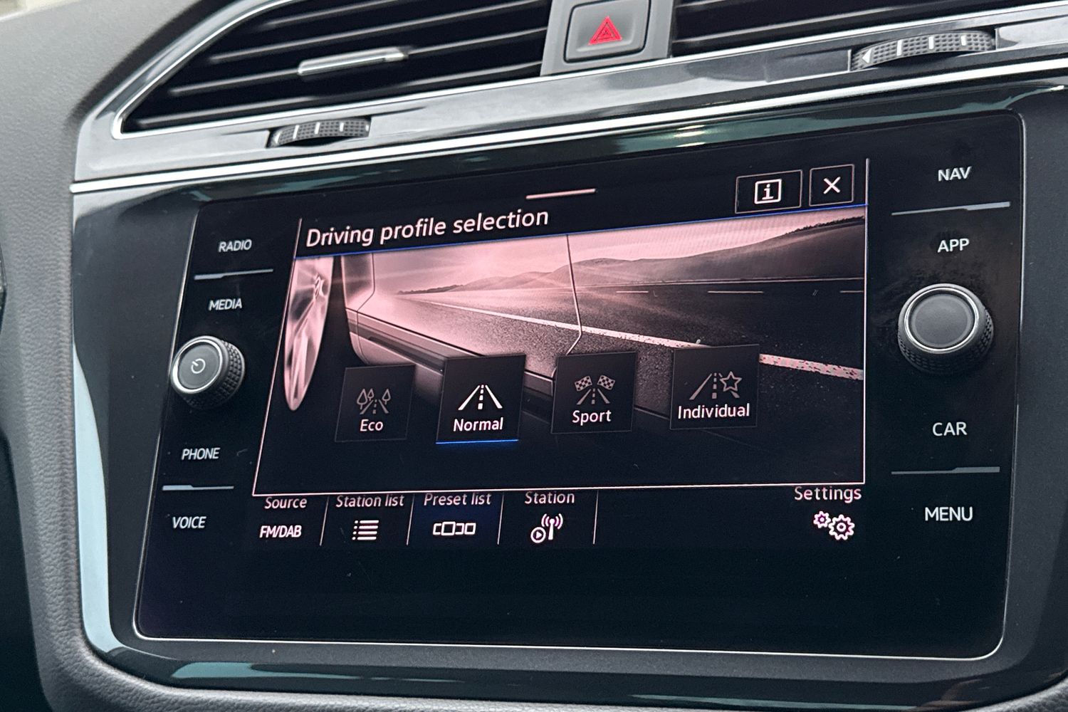 Used Volkswagen Tiguan 2023 for sale - 76739553: Photo 32