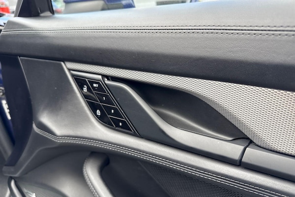 Used Porsche Taycan 2021 for sale - 76194168: Photo 18