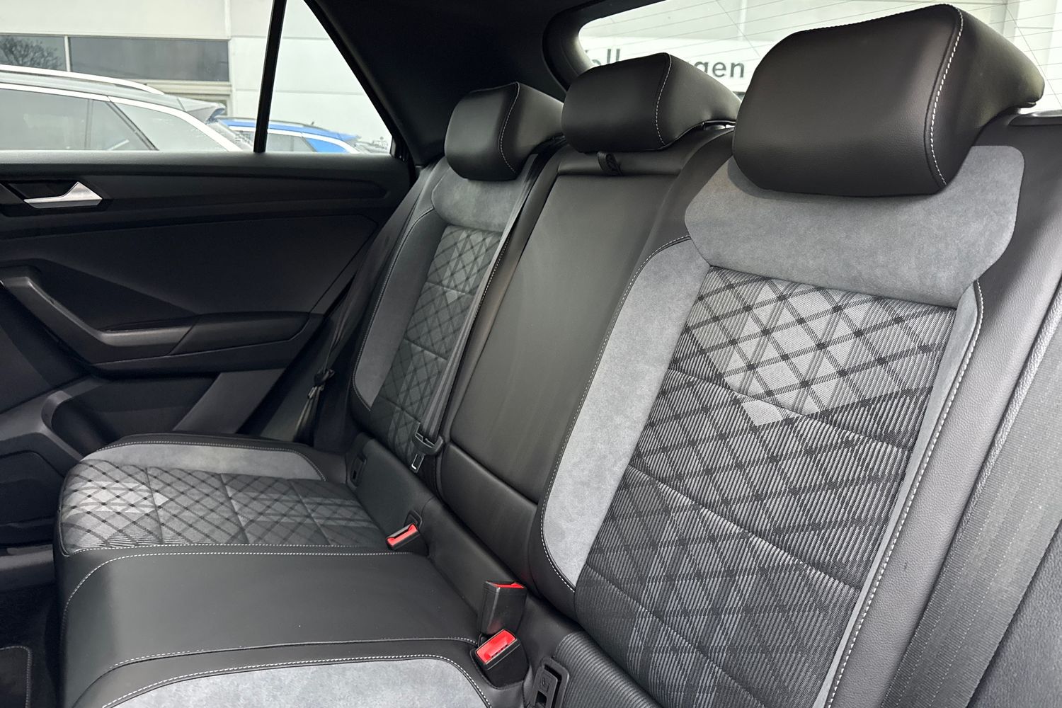 Used Volkswagen T-Roc 2025 for sale - 77037325: Photo 19