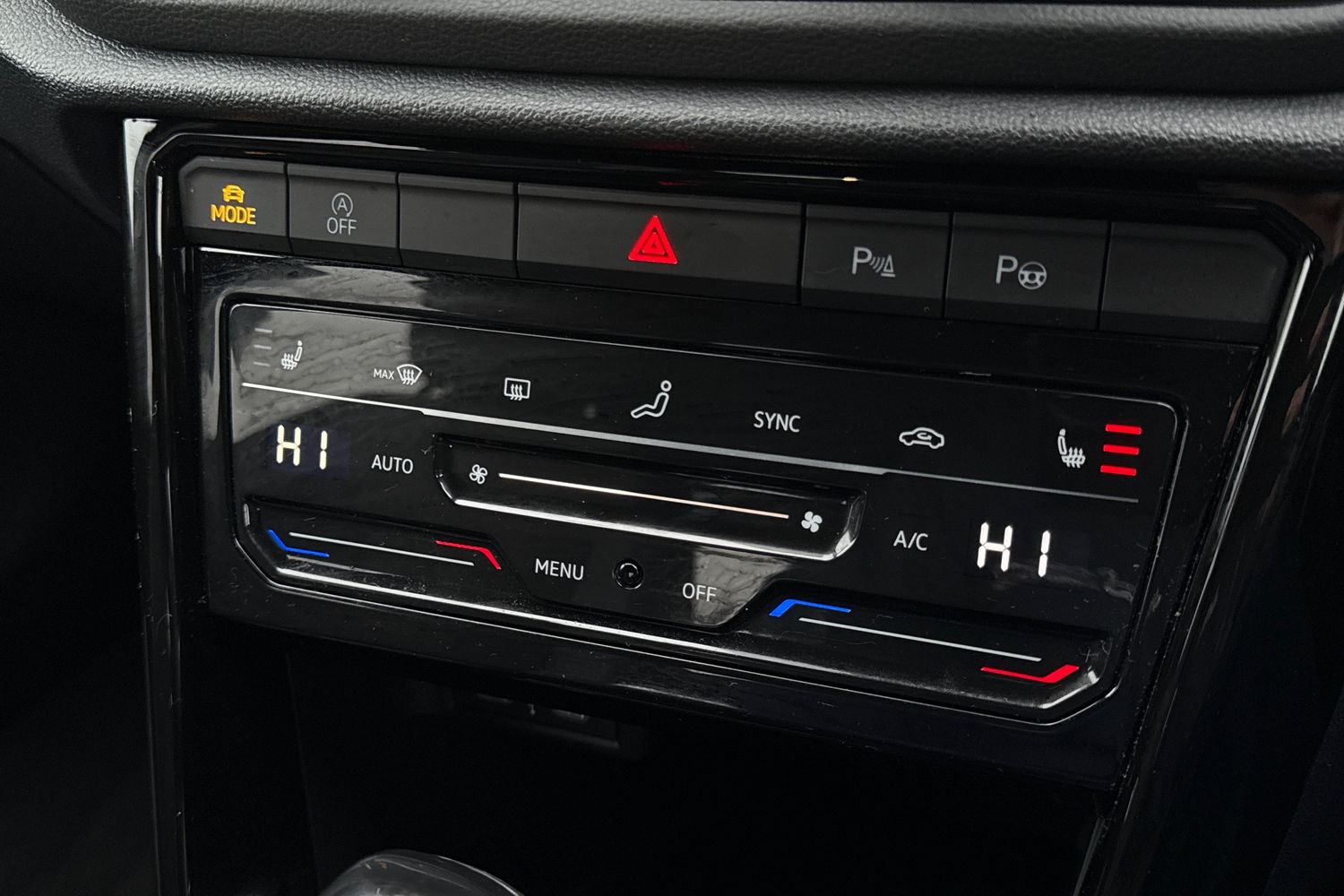 Used Volkswagen T-Roc 2025 for sale - 77037325: Photo 22