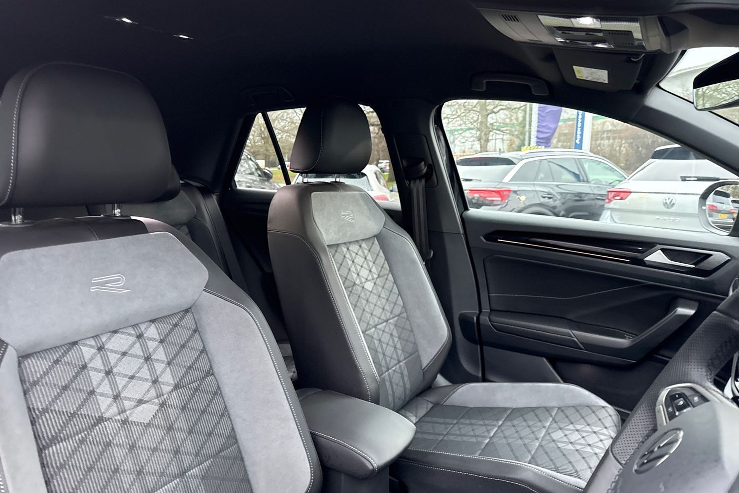 Used Volkswagen T-Roc 2025 for sale - 77037325: Photo 24