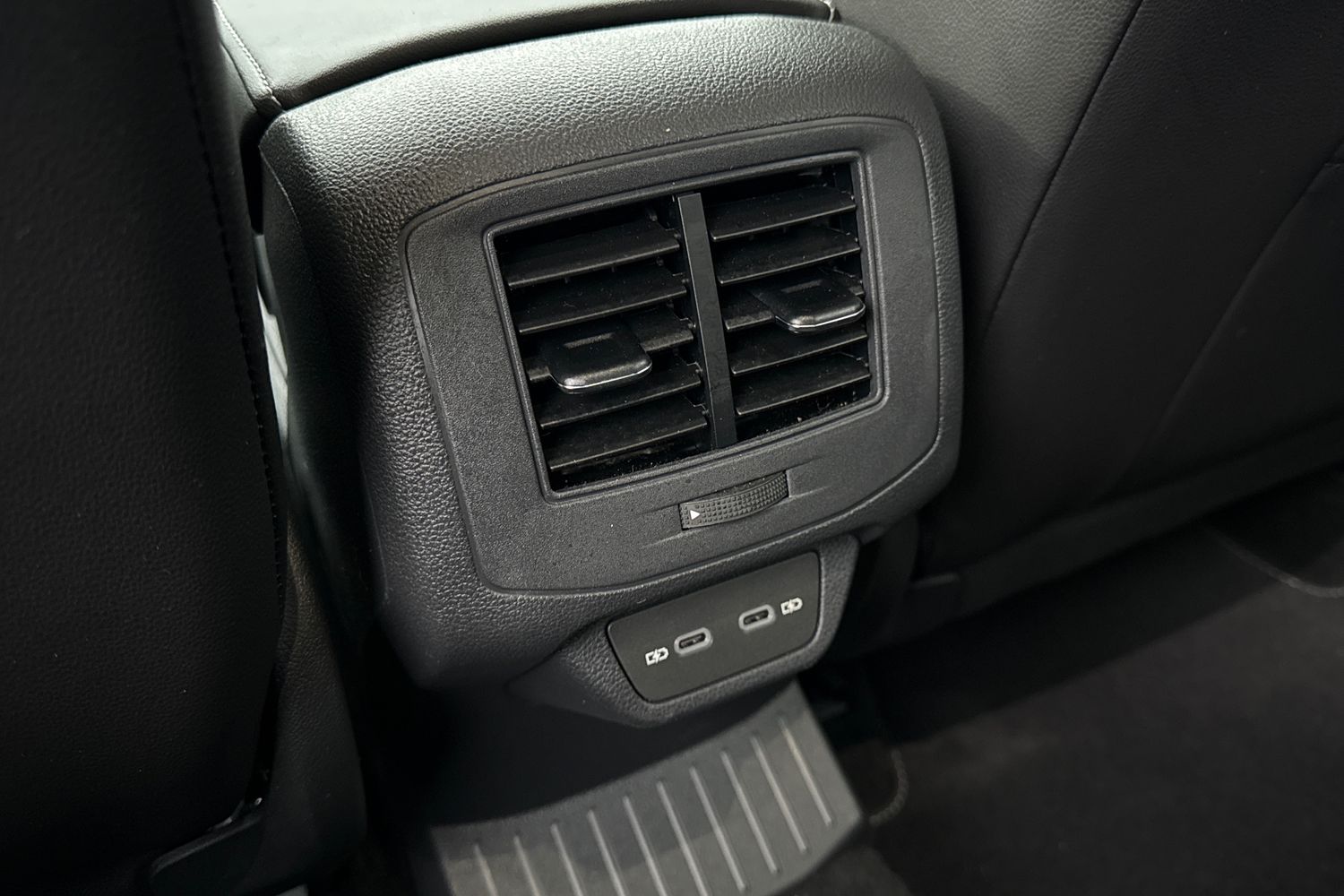 Used Volkswagen T-Roc 2025 for sale - 77037325: Photo 33