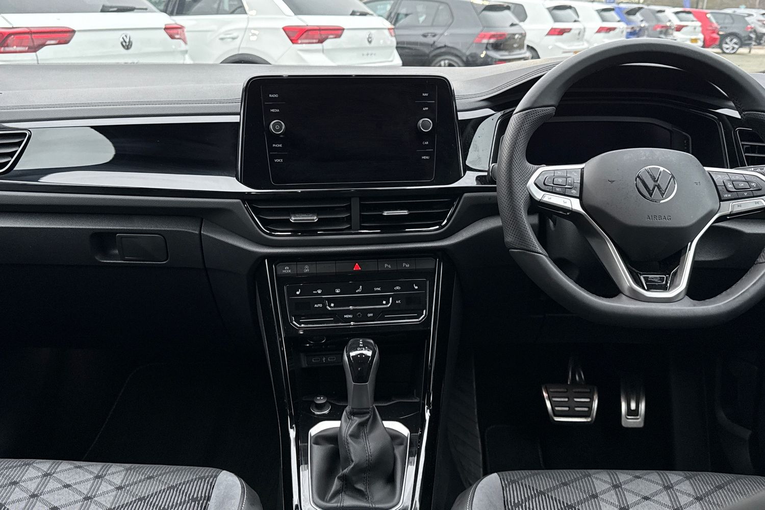 Used Volkswagen T-Roc 2025 for sale - 77037325: Photo 35