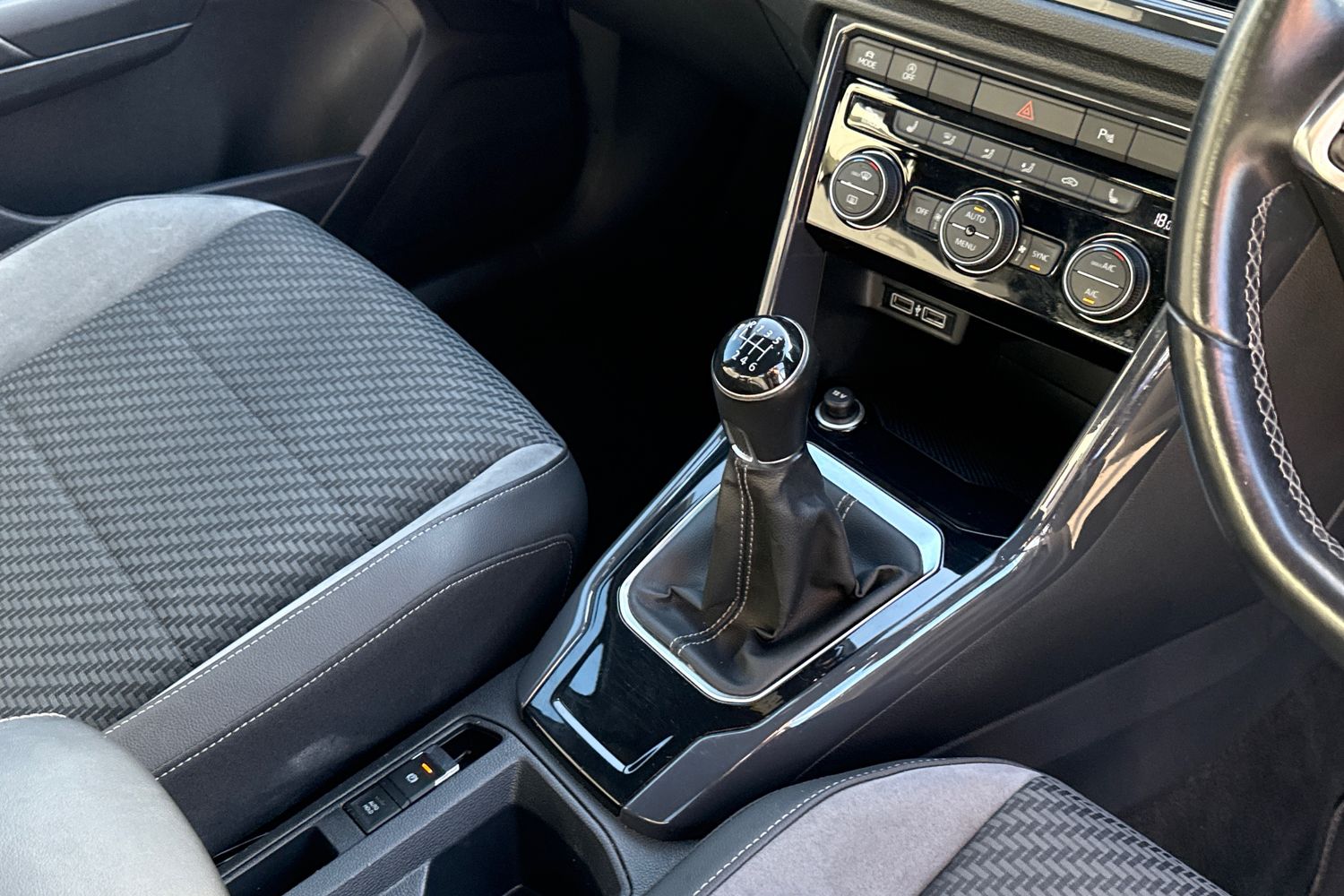 Used Volkswagen T-Roc 2019 for sale - 76186015: Photo 23