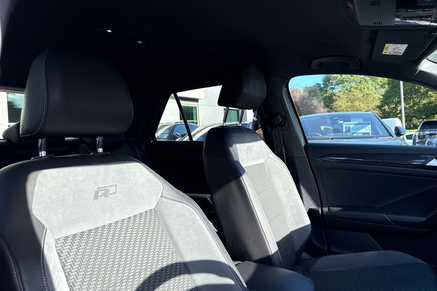 Used Volkswagen T-Roc 2019 for sale - 76186015: Photo 24