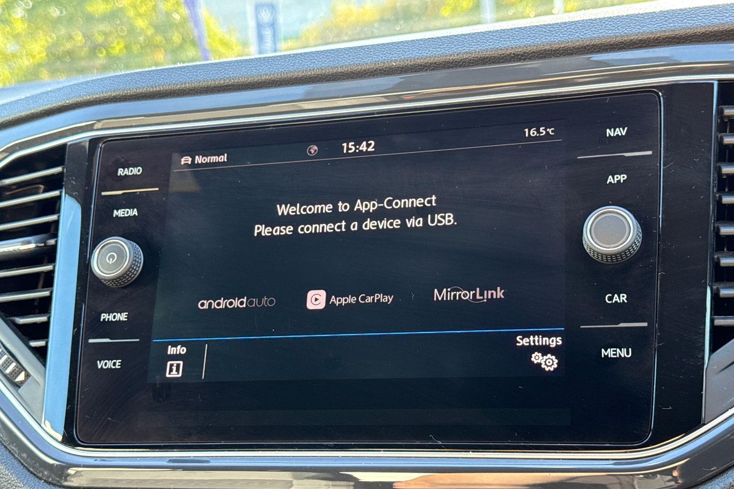 Used Volkswagen T-Roc 2019 for sale - 76186015: Photo 30